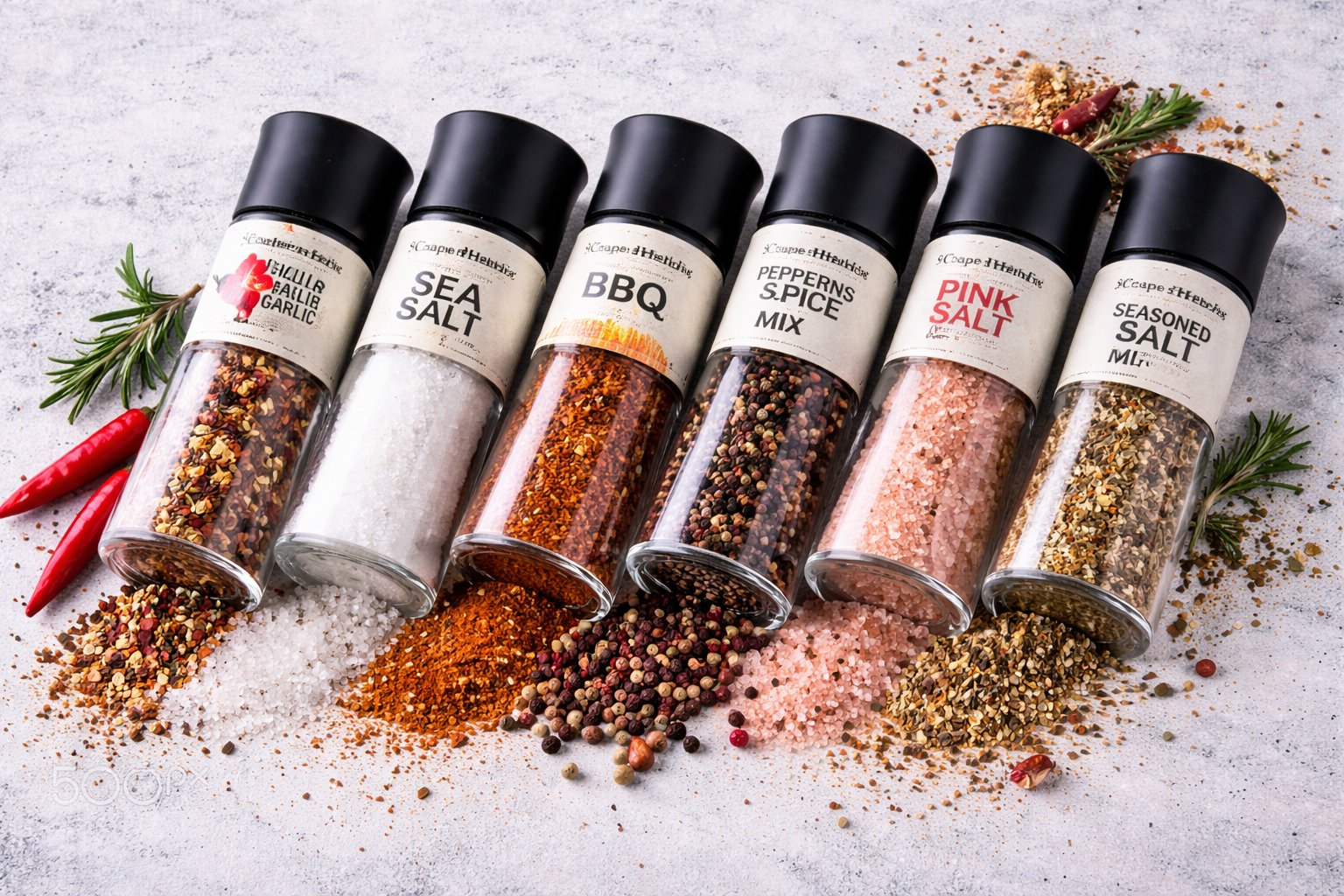 Prémiové koření Cape Herb & Spice vysypané na podkladu